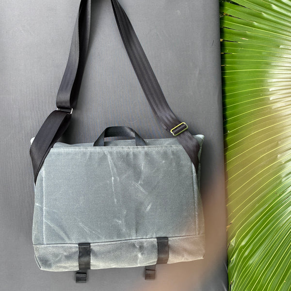 Flap Messenger Charcoal