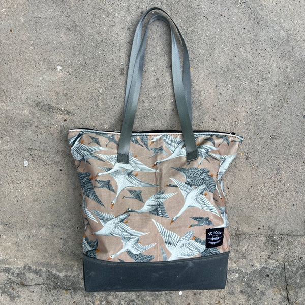 Zip Tote w/ Sand Geese