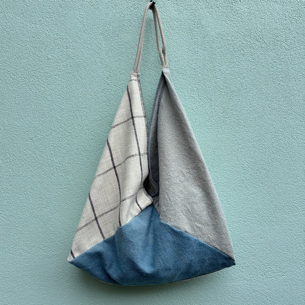 Linen Fling Tote - Square Grid w/ Indigo