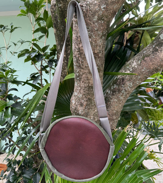 SAMPLE SALE Le Tour Purse Leather Front