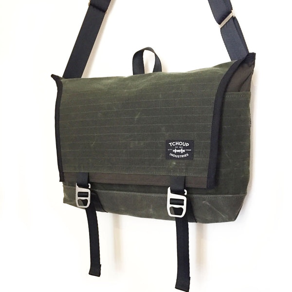 SAMPLE SALE Flap Messenger Olive 13"