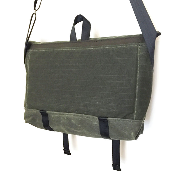SAMPLE SALE Flap Messenger Olive 13"