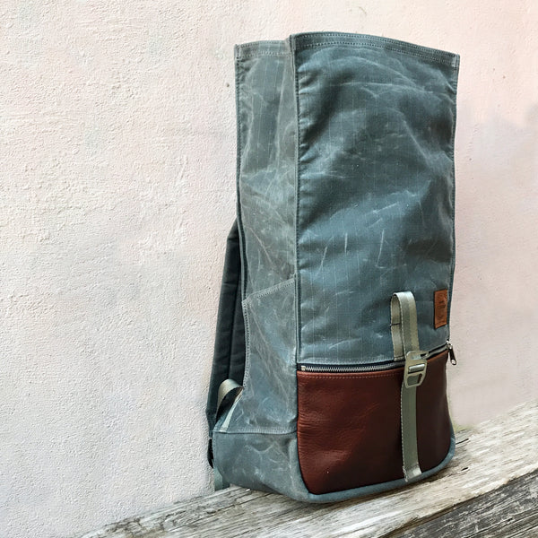 Roulez Pack Charcoal w/ Rich Brown Leather